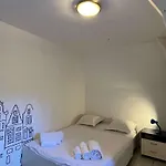 Propriété Périgourdine Pour 8 Avec Piscine Et Wifi - Fr-1-824-24 Hébergement de vacances Saint-Chamassy